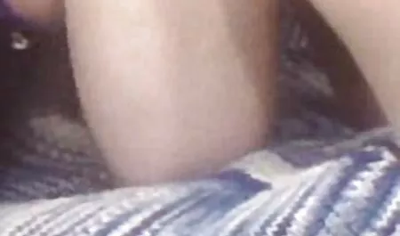 Tinka Roxy دی fucks در و squirts قبل از سگس هندی کرم