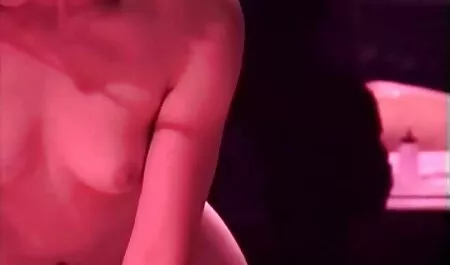 سبزه undresses و fucks در دانلود فیلمهای سکسی هندی با dildo به اسباب بازی در نایلون و کفش پاشنه بلند